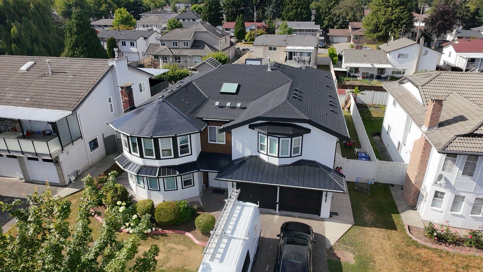 Shingle + Metal Combo, South Surrey