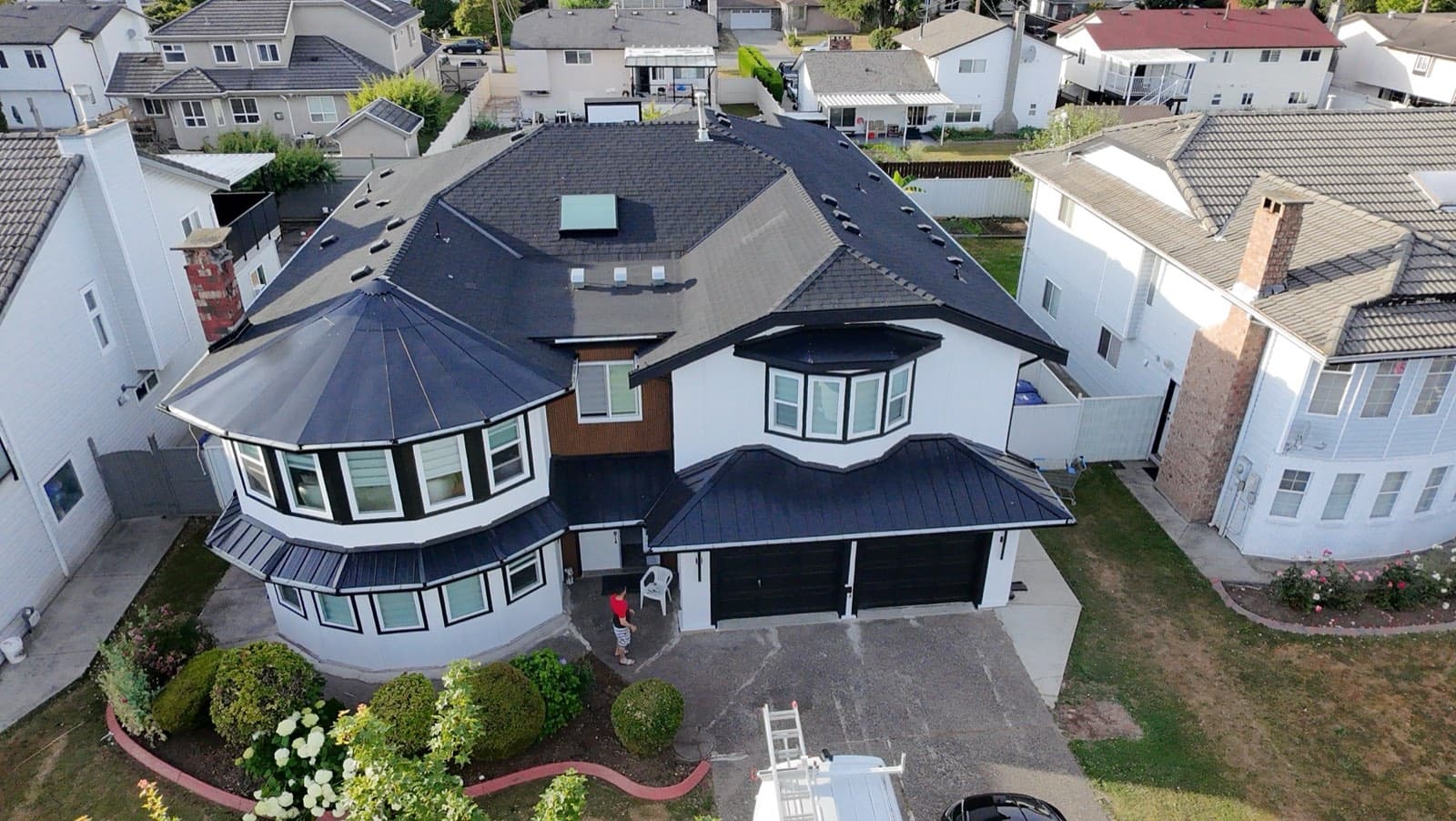 Shingle + Metal Combo, South Surrey, photo 3