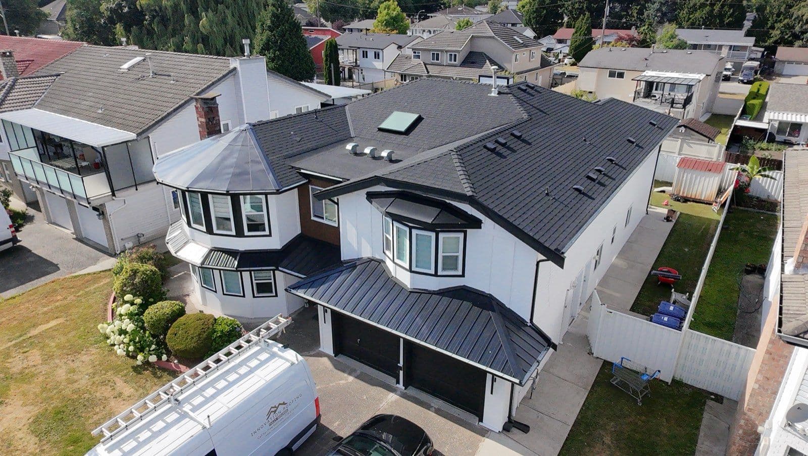 Shingle + Metal Combo, South Surrey, photo 2
